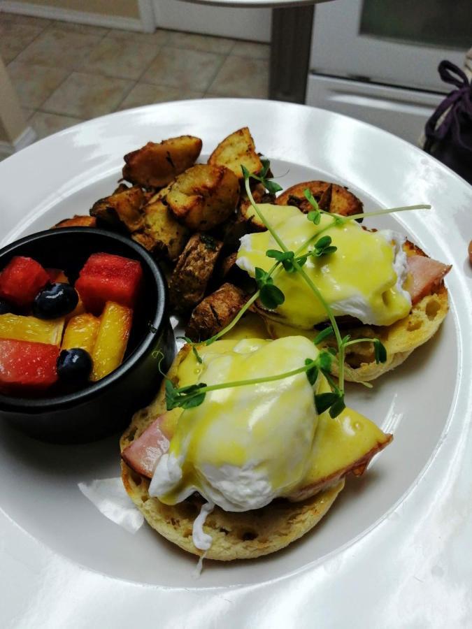 Alpenrose Revelstoke Bed & Breakfast المظهر الخارجي الصورة