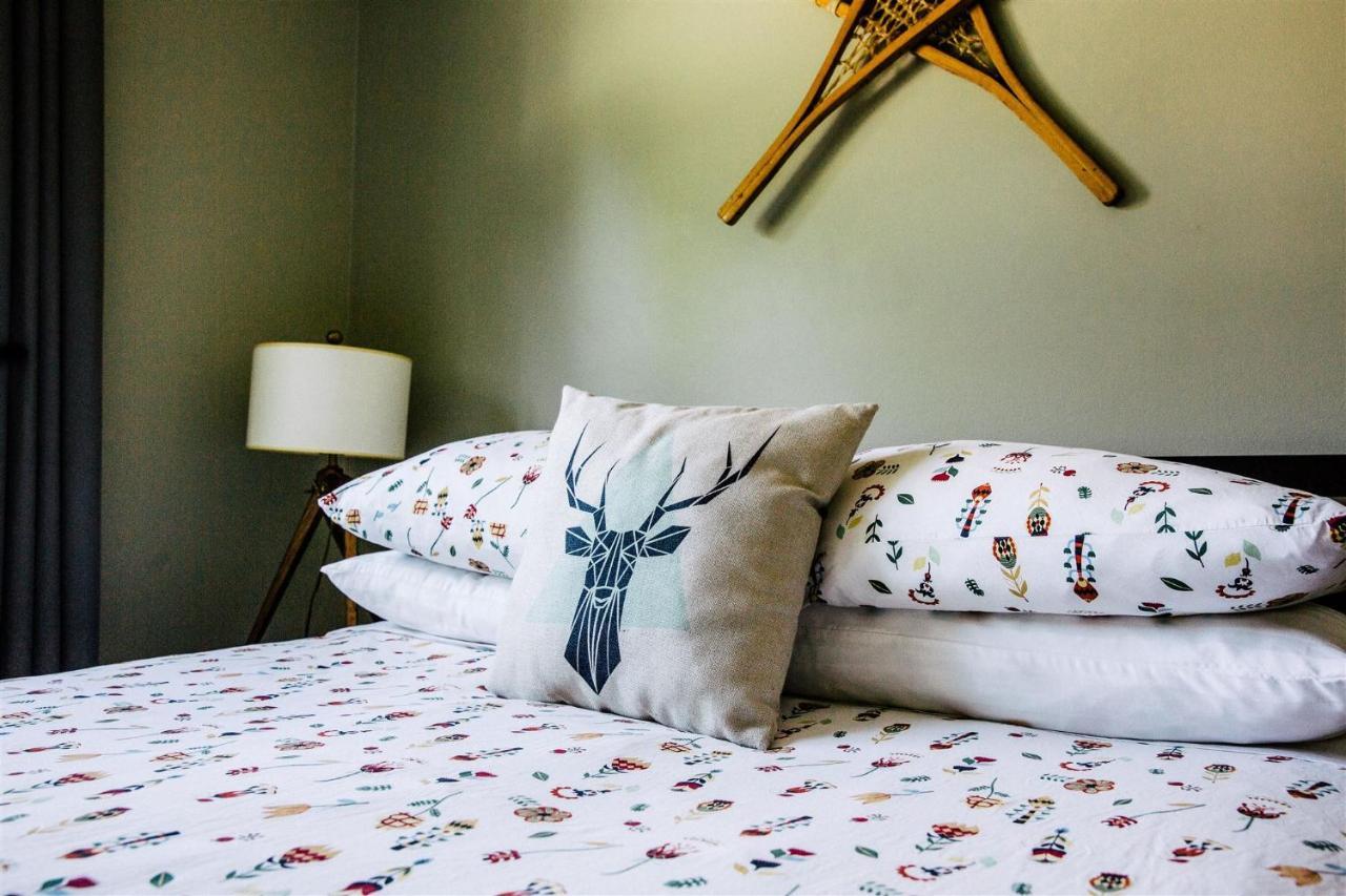 Alpenrose Revelstoke Bed & Breakfast المظهر الخارجي الصورة
