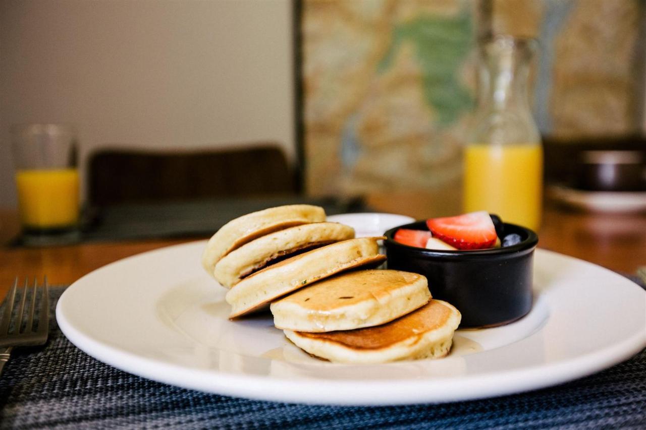 Alpenrose Revelstoke Bed & Breakfast المظهر الخارجي الصورة