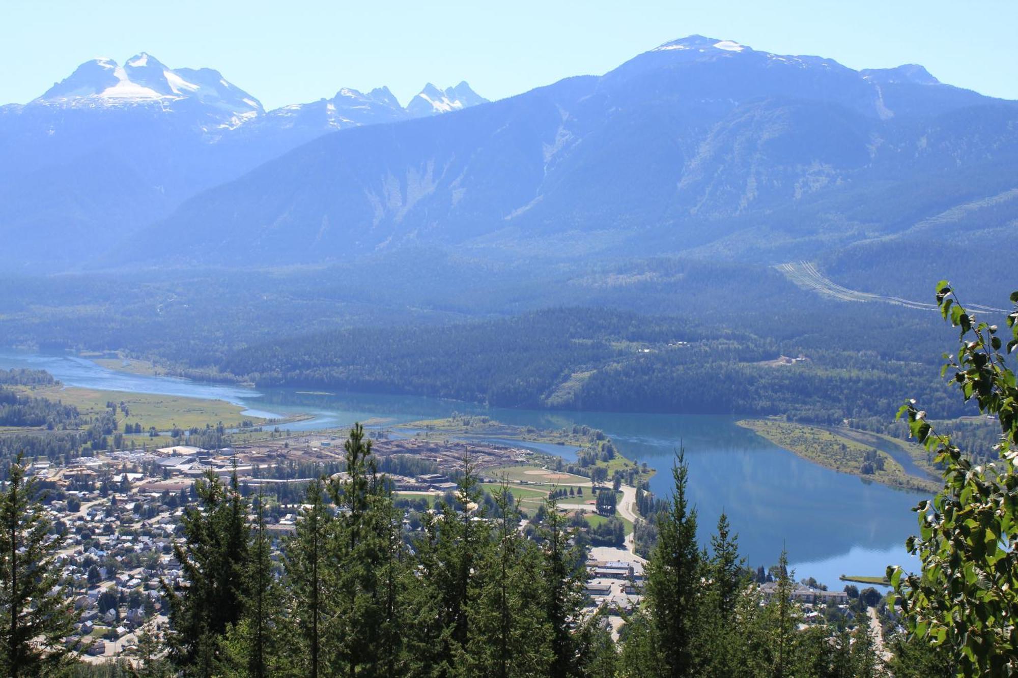 Alpenrose Revelstoke Bed & Breakfast المظهر الخارجي الصورة