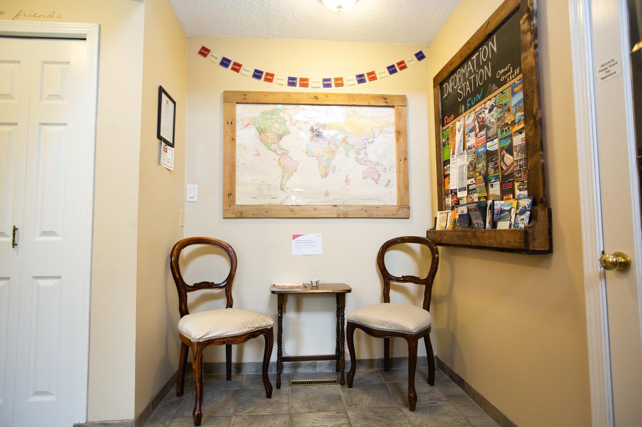 Alpenrose Revelstoke Bed & Breakfast المظهر الخارجي الصورة