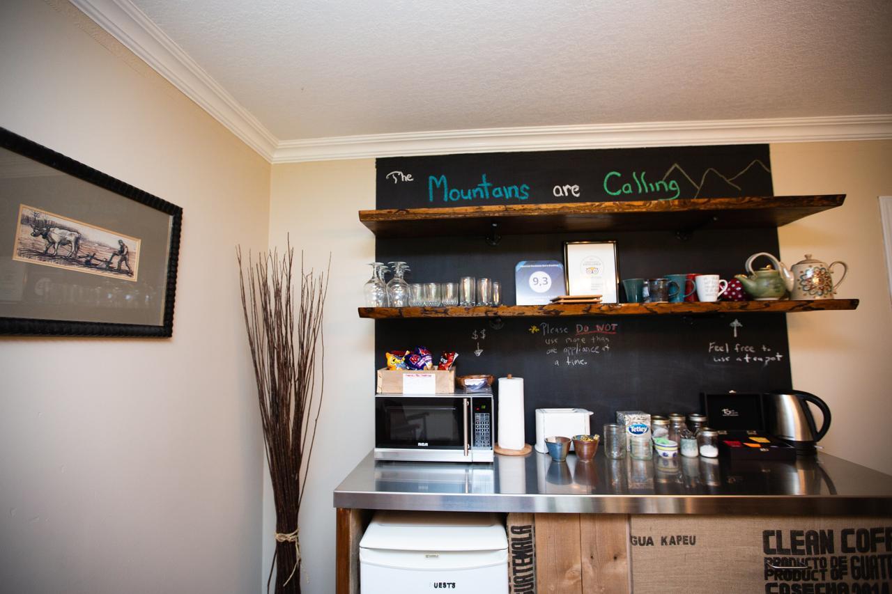 Alpenrose Revelstoke Bed & Breakfast المظهر الخارجي الصورة