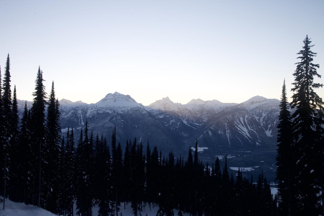 Alpenrose Revelstoke Bed & Breakfast المظهر الخارجي الصورة