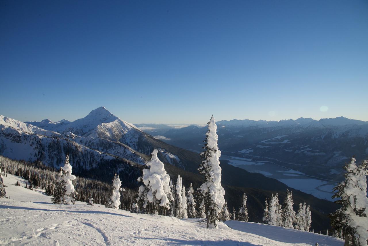 Alpenrose Revelstoke Bed & Breakfast المظهر الخارجي الصورة