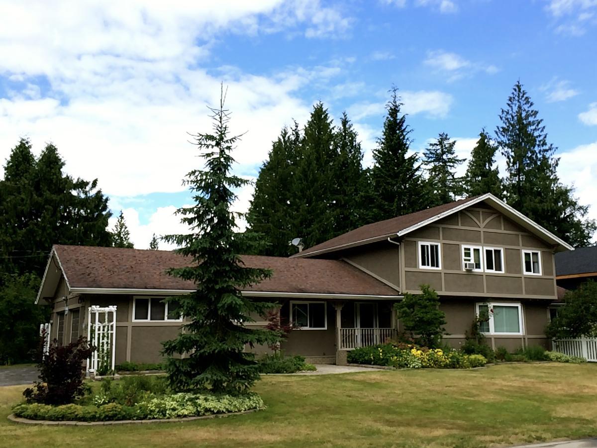 Alpenrose Revelstoke Bed & Breakfast المظهر الخارجي الصورة